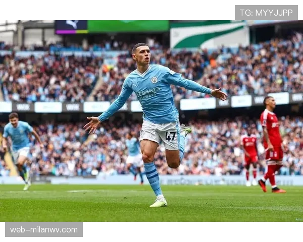 福登：伪边锋内收成为中场连接器的战术关键